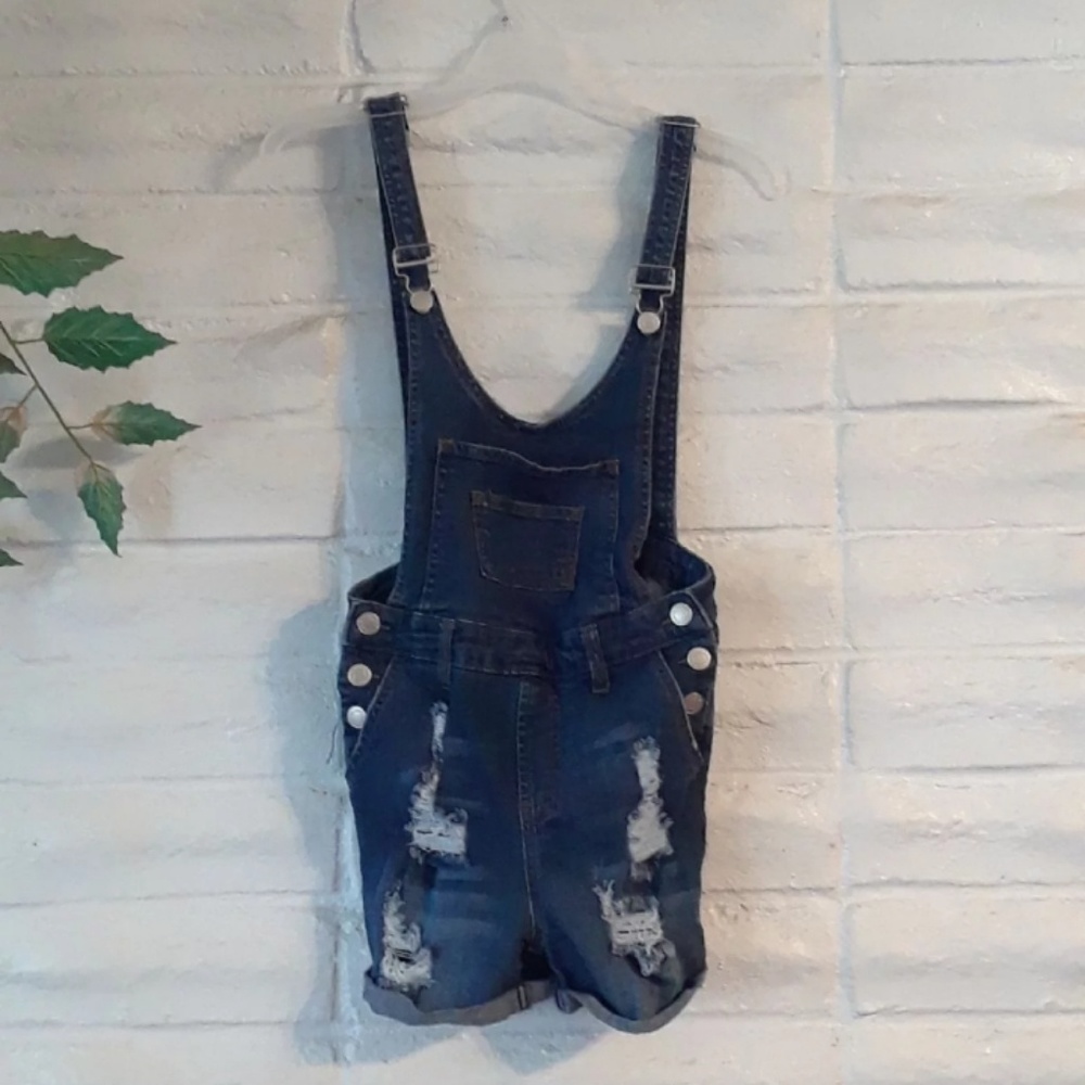Overall denim shorts jumper